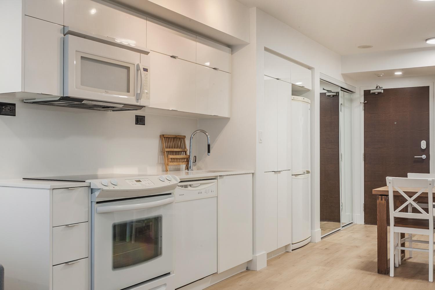 Cozy 2Br Close To Cn Tower & Harbourfront Toronto Bagian luar foto