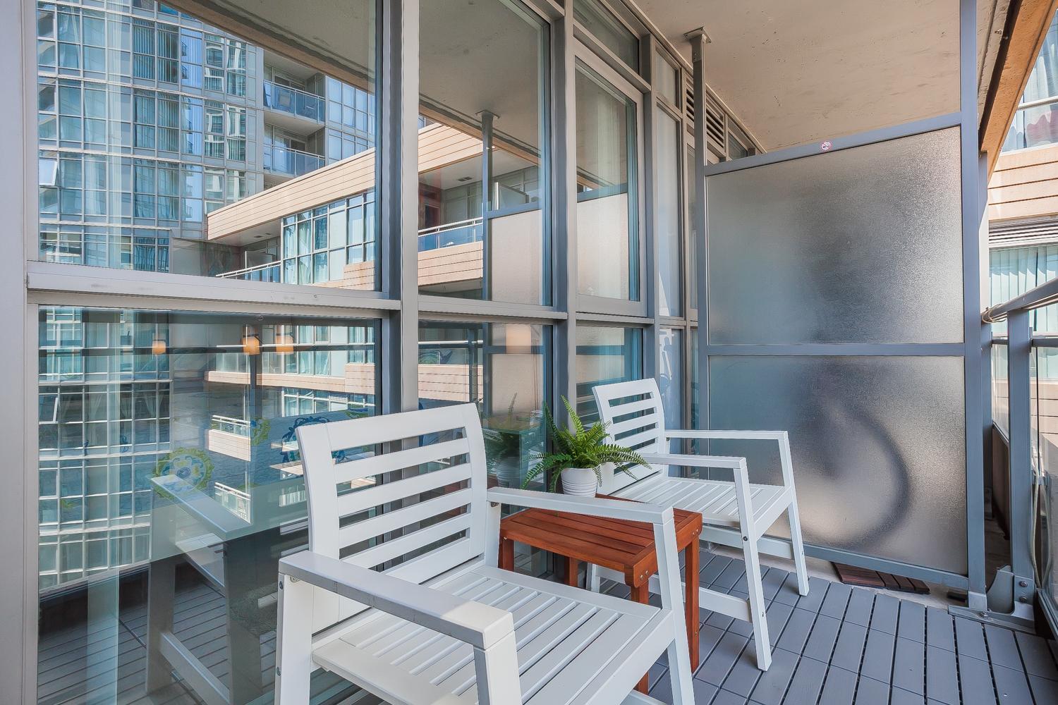 Cozy 2Br Close To Cn Tower & Harbourfront Toronto Bagian luar foto
