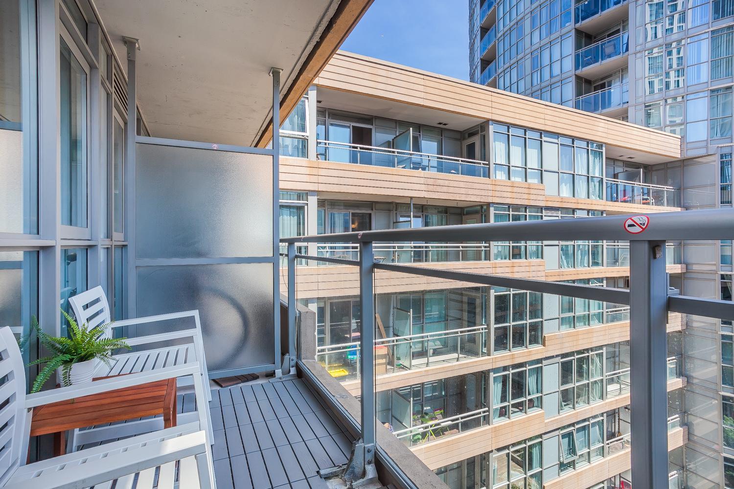 Cozy 2Br Close To Cn Tower & Harbourfront Toronto Bagian luar foto